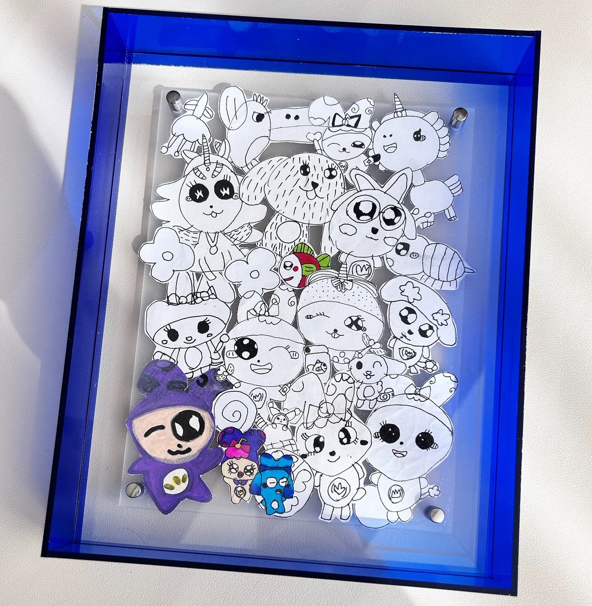 Customizable Wall-Mounted Acrylic Frame Floating Poster and Photo Display Frame with Hollow Design